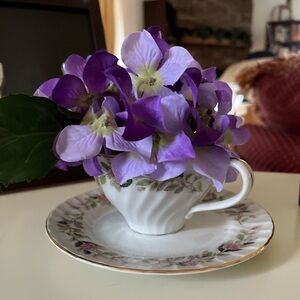 CREATIVE Fine China teacup vase